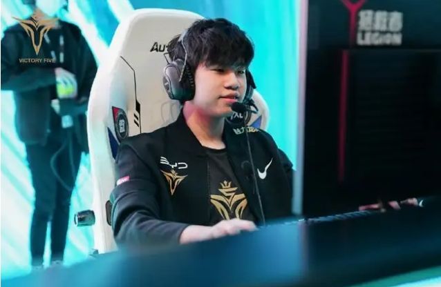 德君表达的 德君表达的