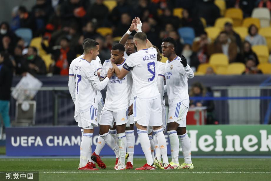 成了更紧密 成了更紧密