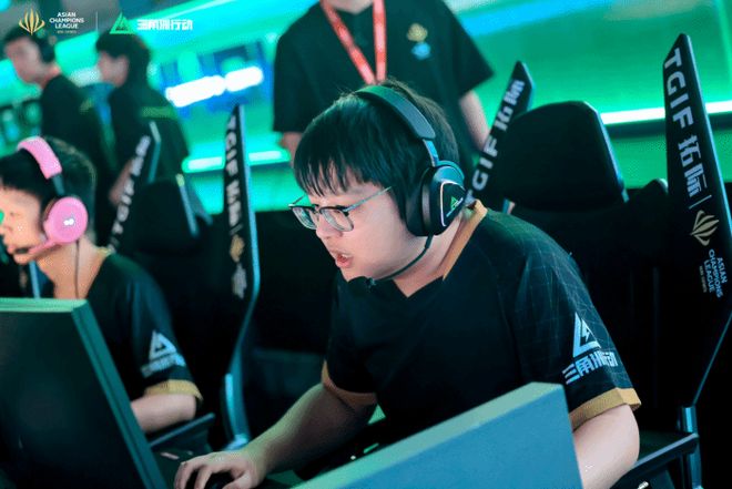 新东家打出 新东家打出