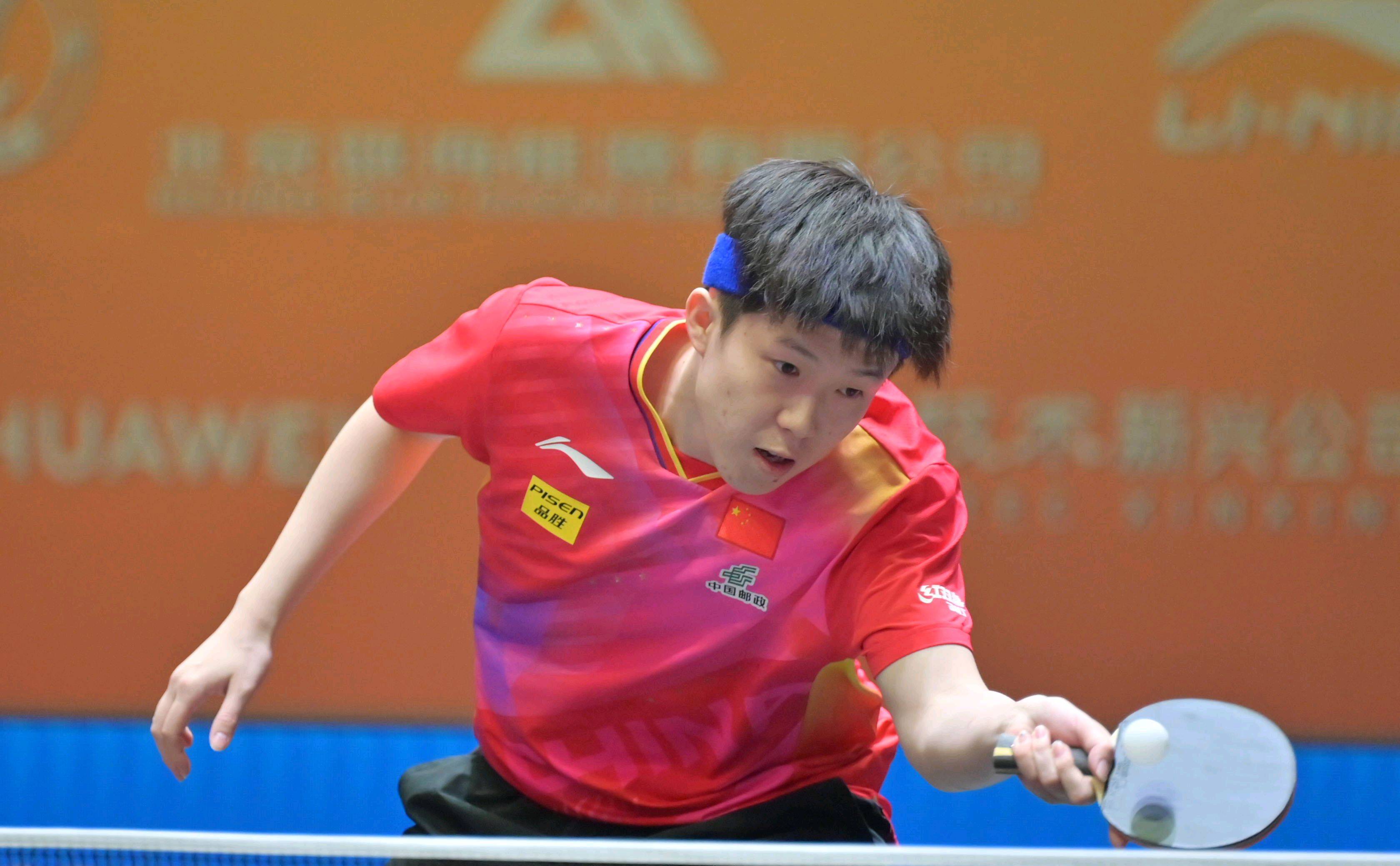 争冠战中占 争冠战中占