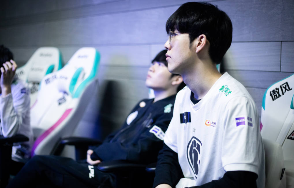 湖人新赛季能否突破52胜？NBA官网解析阵容提升：初步满足东契奇